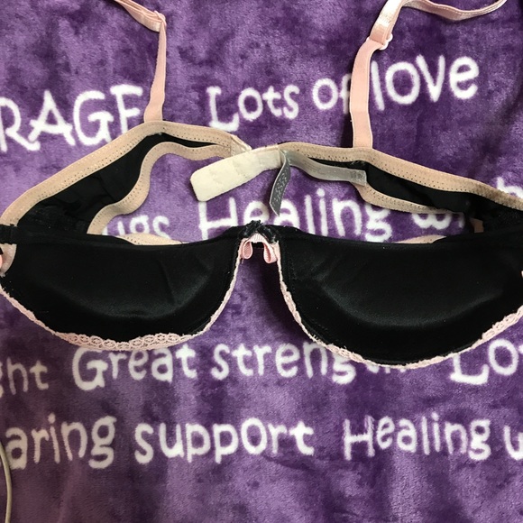 Victoria’s Secret bra 32 B - Picture 2 of 4